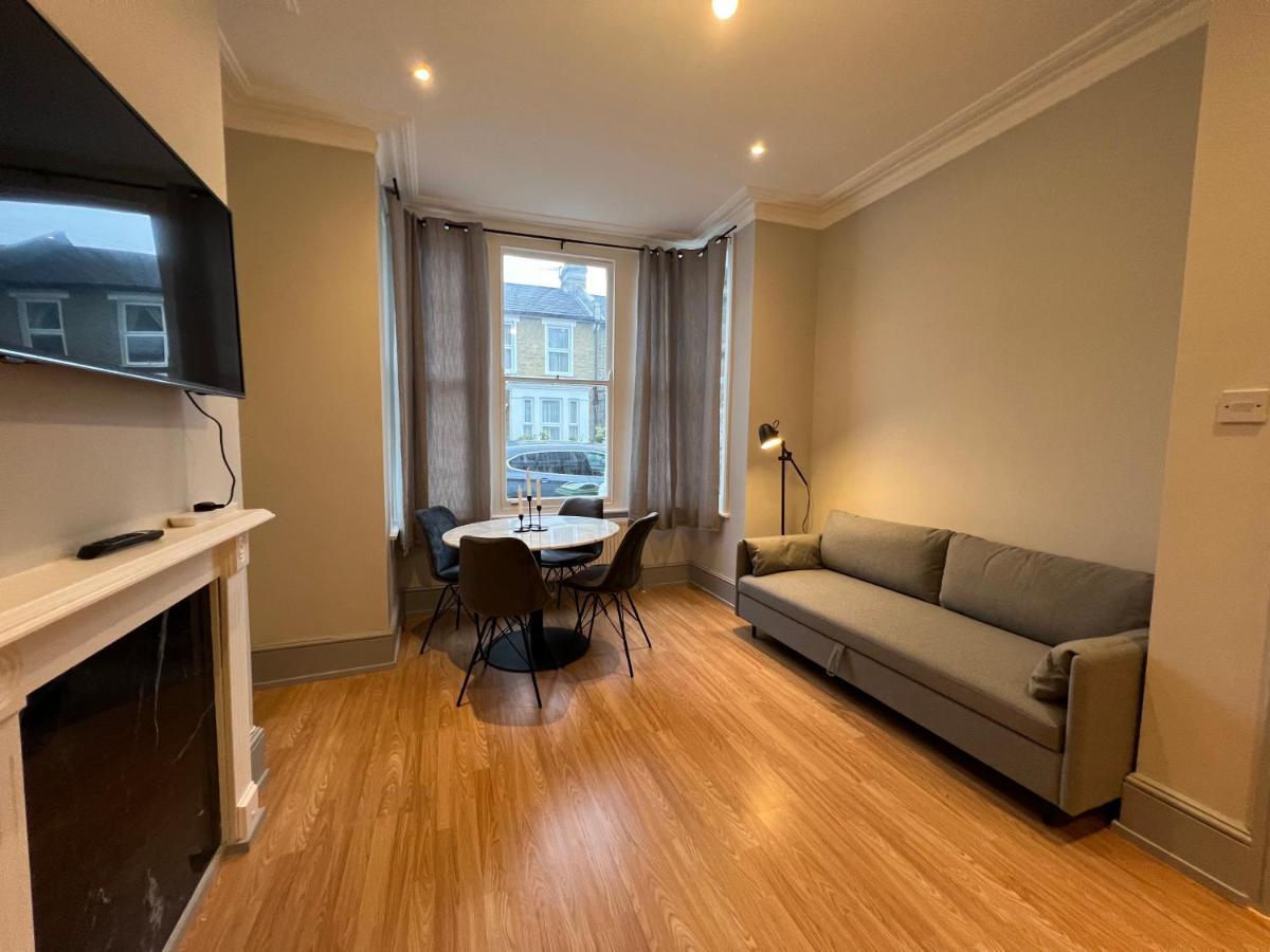 Lovely 2-Bedroom Victorian Flats Лондон Экстерьер фото